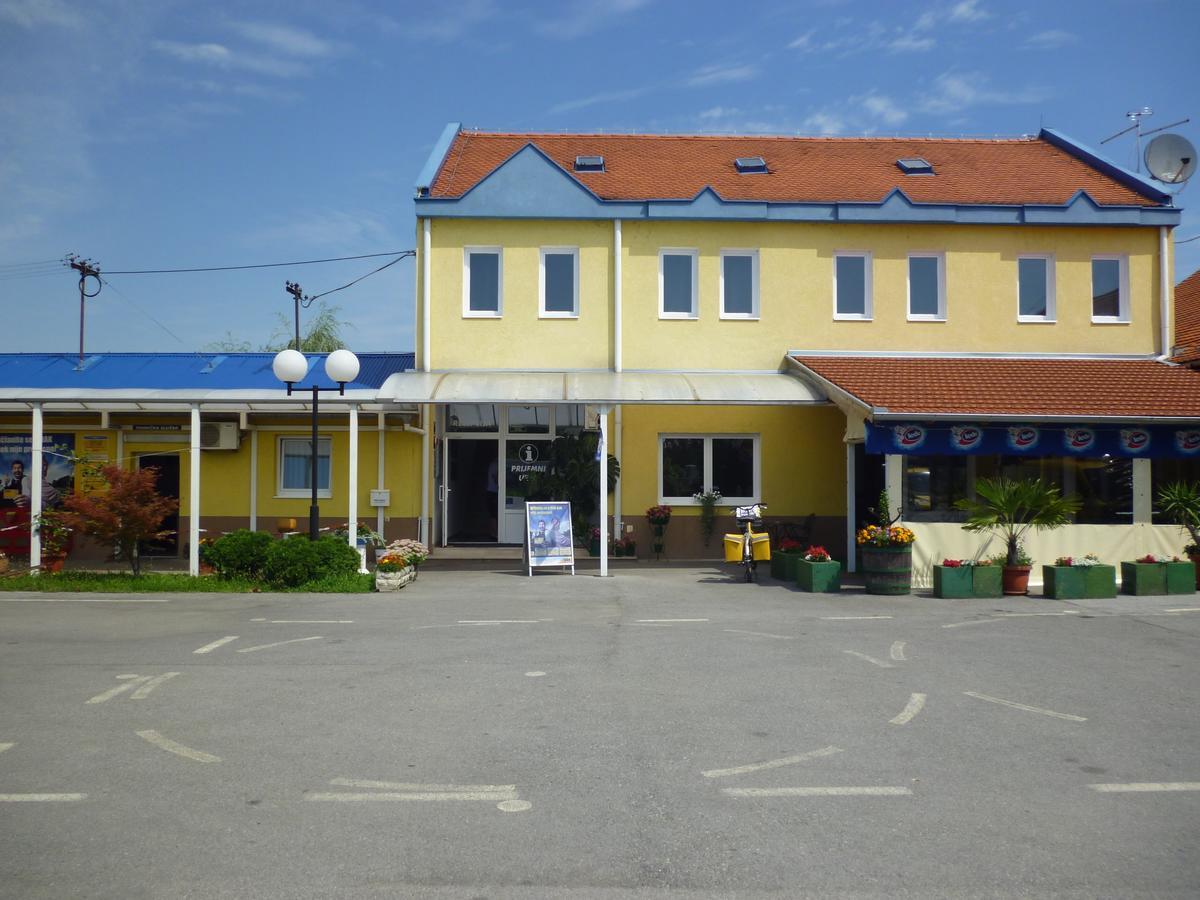 Готель Moto Klub Brod Екстер'єр фото