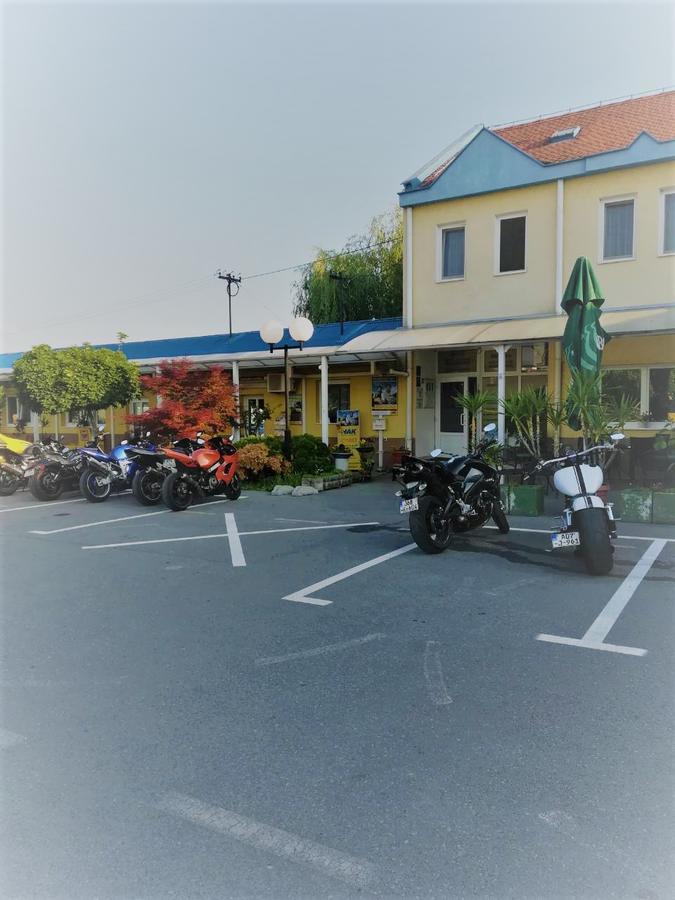 Готель Moto Klub Brod Екстер'єр фото